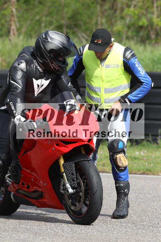 /Archiv-2025/10 23.04.2025 Cornu Master School ADR/rot-rouge/54